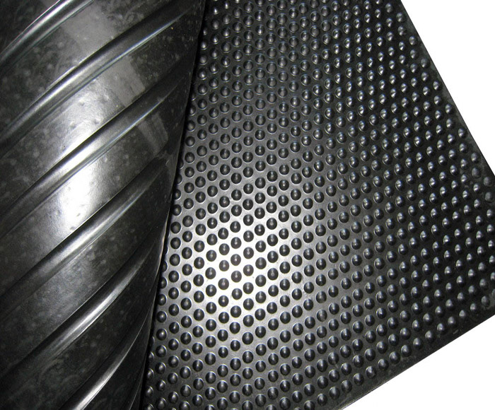 Studded mould cow mat
